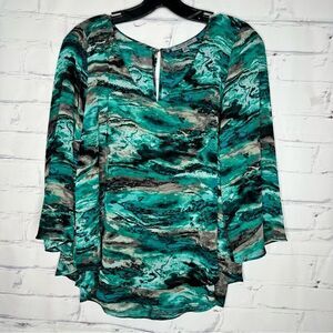 Jennifer Lopez XS or Small green top‎